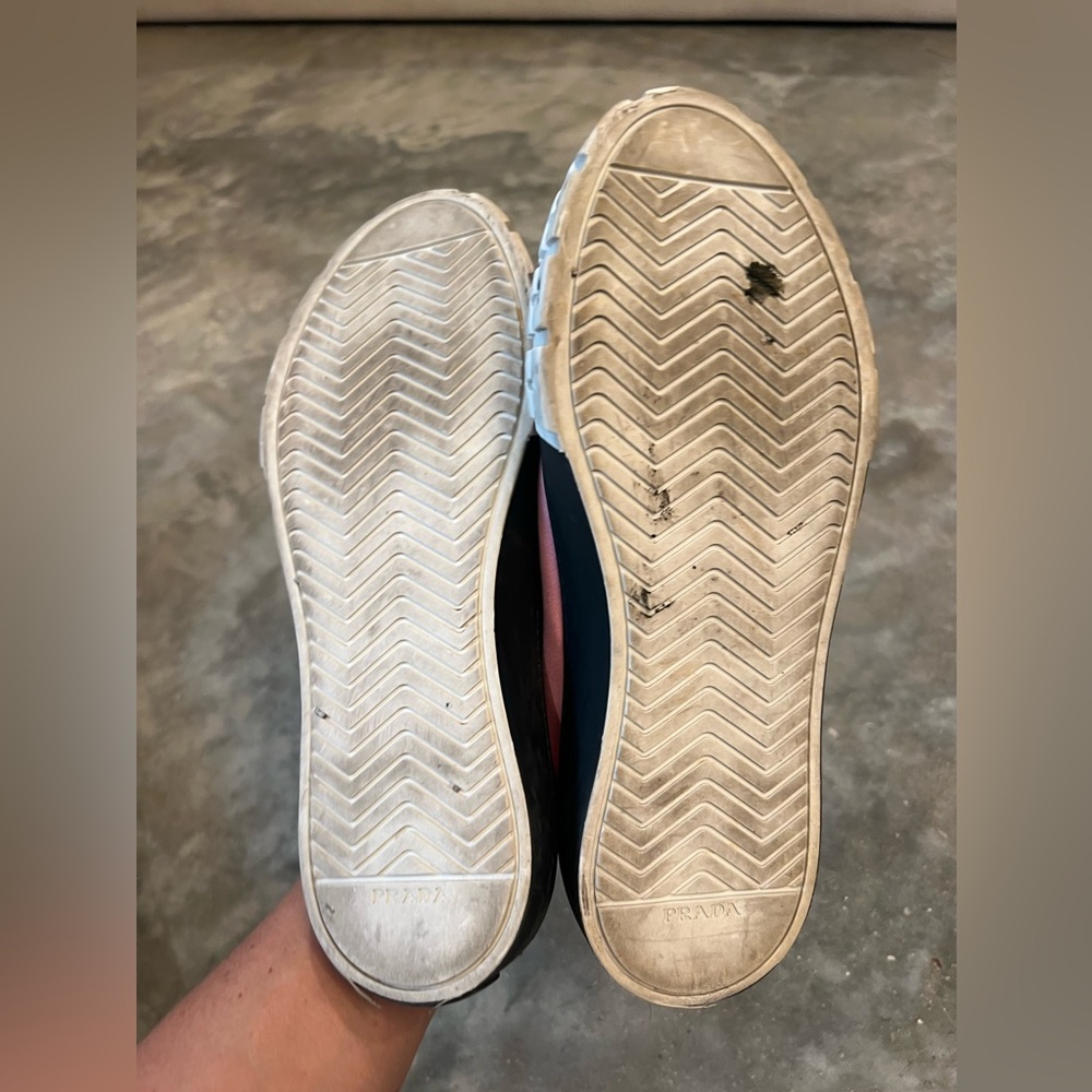 Authentic Prada sneakers - Picture 6 of 9